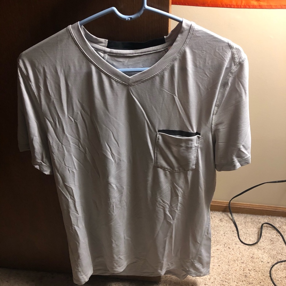 Men’s Medium Lululemon Workout Shirt